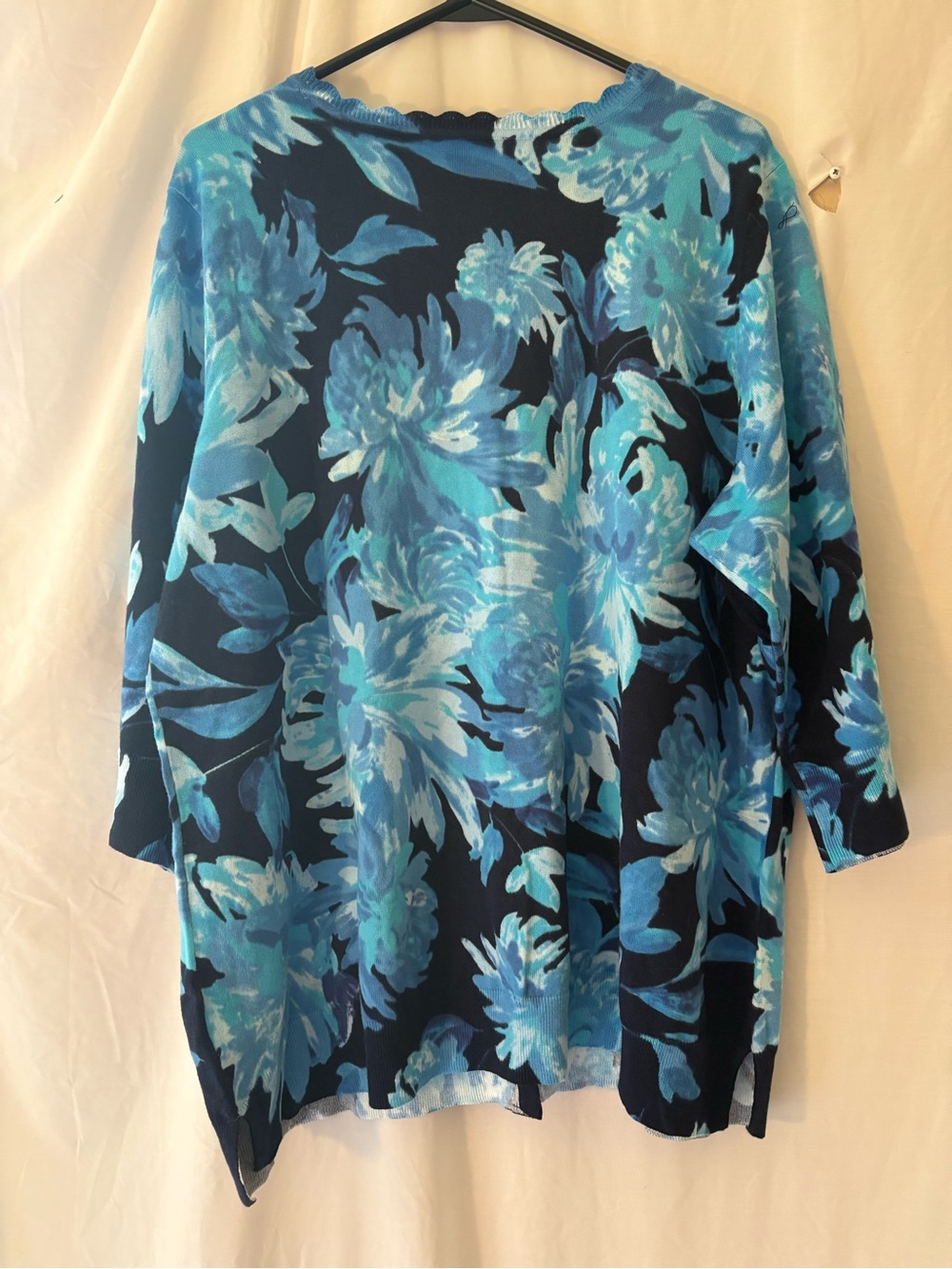 Isaac Mizrahi Navy and Blue Floral Button-Front Top - Picture 2 of 4